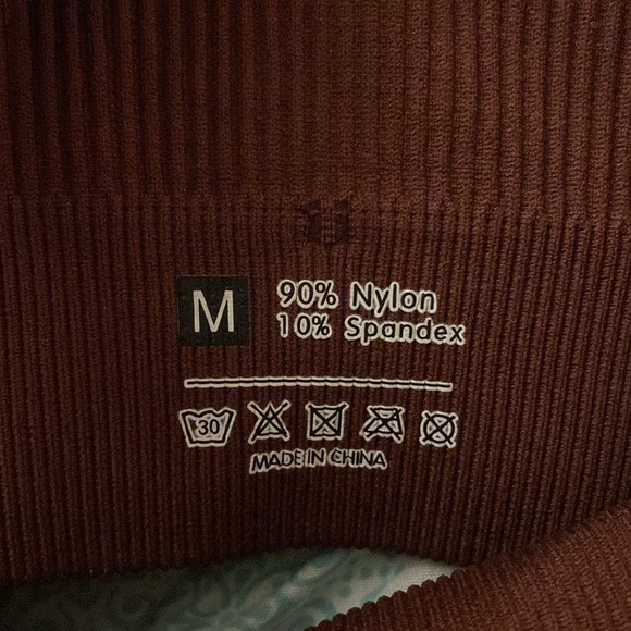 Chocolate brown padded crop top - Picture 3 of 3